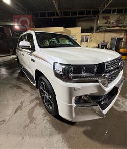 تۆیۆتا لاند کروزەر